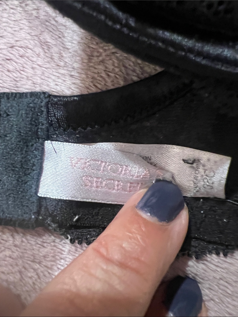 Victoria's Secret Black Lace Demi Bra - Picture 2 of 12